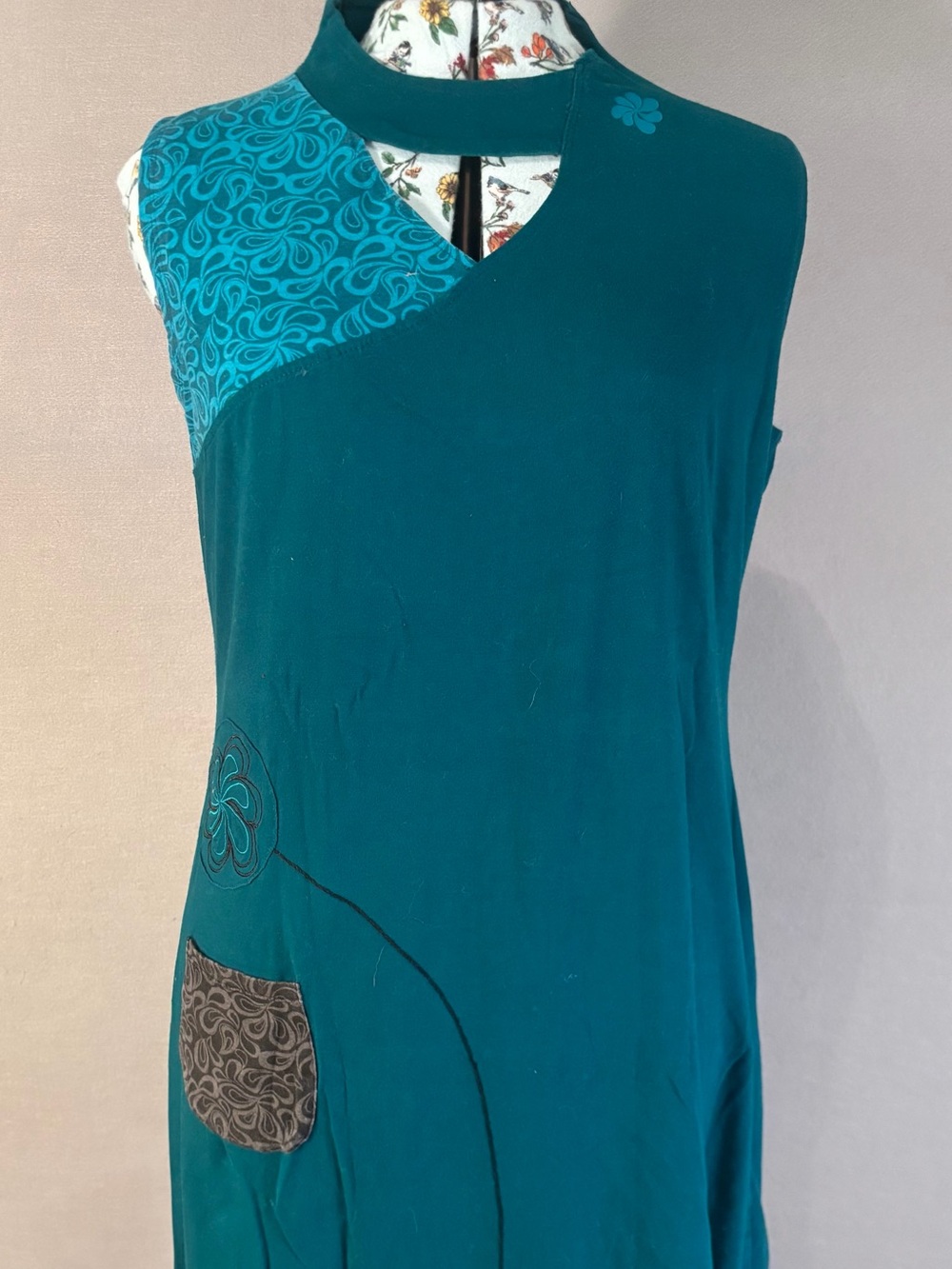 Sleeveless Teal Patchwork Tank Top with Contrast Pocket